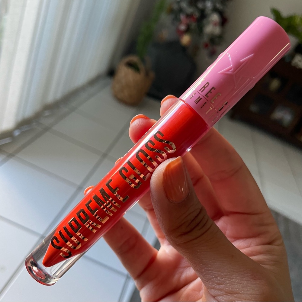 Jeffree star cosmetics lipgloss in color “Everybody knows”